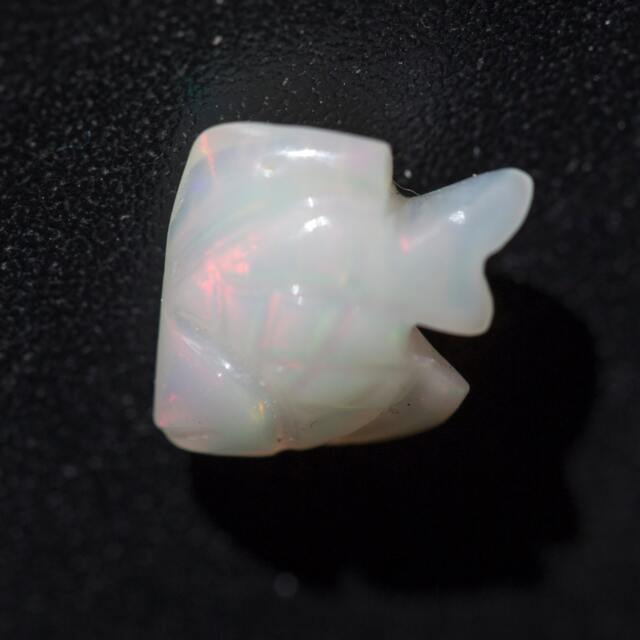Opal Red Fish Carving - 2.2 Cts - image 1
