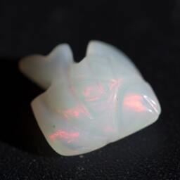 Opal Red Fish Carving - 2.2 Cts - thumbnail 2