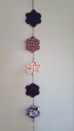 Wall Hanging Chain Five Flowers