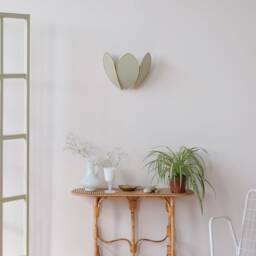 Flower Wall Lamp - Eucalyptus & Gold - thumbnail 3