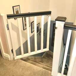 Pine Top Stair Gate - thumbnail 2