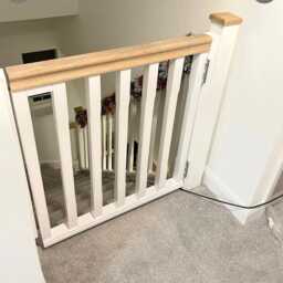 Pine Top Stair Gate - thumbnail 3