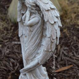 Vintage Style Angel Solid Concrete Hand Painted Garden Memorial Weathered Finish - thumbnail 3