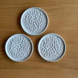 Handmade Stoneware Soap Dish - White Glaze Pottery Bathroom Accessory - 12cm Width - thumbnail 4