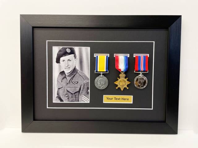 Military Medal Display Frame Photo & Title, Ww1 Ww2 Medals - 41cm X 31cm - image 1