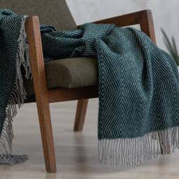 High Quality Wool Large Woven Throw Blanket With Fringes Diamond Rhombus Abstract Pattern, Housewarming Hygge Gift, Plaid Bedspread - thumbnail 2