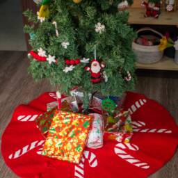 Candy Cane Designs Wool Hand Felted Red Tree Skirt For Christmas Decorations Fair Trade & Ethically Made - thumbnail 4