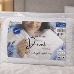 Luxury 13.5 Tog Winter Duvet, Hotel Quality Microfiber, Breathable Cozy Bedding - Single Size - thumbnail 2