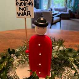 Figgy Pudding Christmas - Santa Figures British Claus Figurine Decoration Holiday Decor Folk Art - thumbnail 2