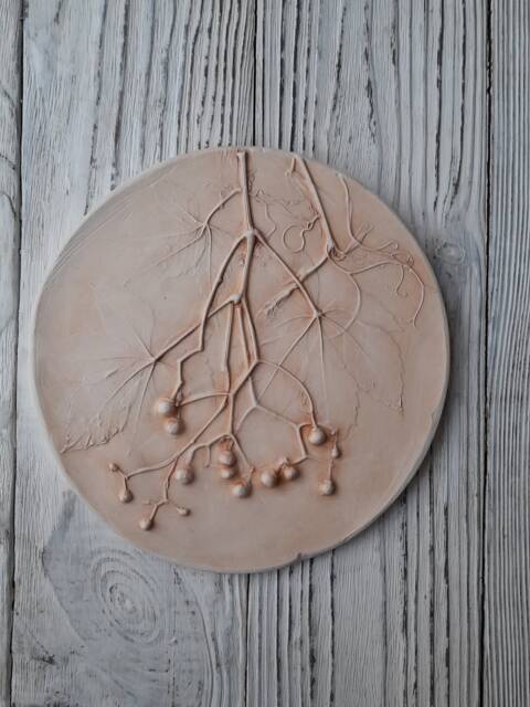 Wild Garden Botanical Bas-Relief Maiden Grapes Round Plaster Cast Decorative Ceramic Flower Tile Plaster Wall Art Wall Decor For Hall - image 1