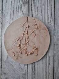 Wild Garden Botanical Bas-Relief Maiden Grapes Round Plaster Cast Decorative Ceramic Flower Tile Plaster Wall Art Wall Decor For Hall