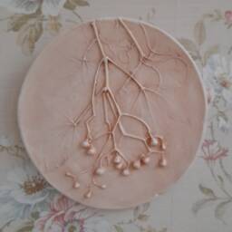 Wild Garden Botanical Bas-Relief Maiden Grapes Round Plaster Cast Decorative Ceramic Flower Tile Plaster Wall Art Wall Decor For Hall - thumbnail 2