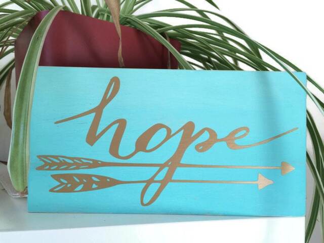Hope Arrow Vinyl Wall Decal Inspirational Art - image 1