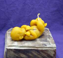"Natural Beeswax Candle ""Baby Sleeps With His Teddy Bear" - thumbnail 1
