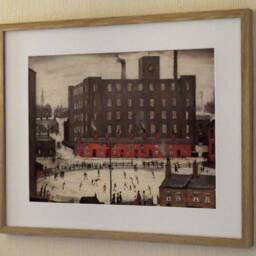 L S Lowry Art Print - Cricket Match Light Oak Finish Frame With White Mount & Textured Image - thumbnail 3