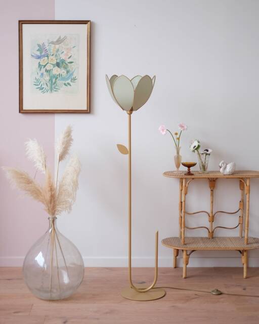 Simple Flower Floor Lamp & Lampshade - Eucalyptus - image 1