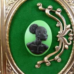 Framed Cameos African American Woman Black + Green Victorian Scrolled Floral Design Brass Frame Wall Shelf Desk Hanging Art Cfa20-3 - thumbnail 2