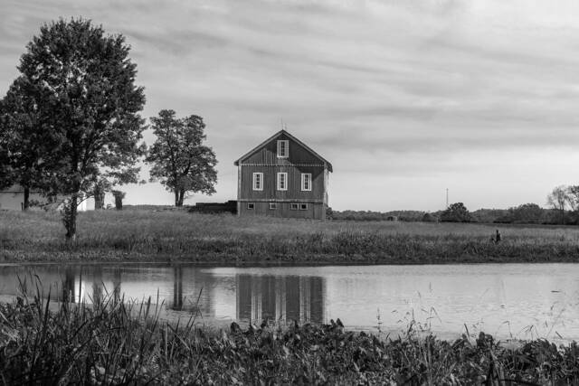 Black & White Barn Art Print Farmhouse Decor - Digital Download - image 1
