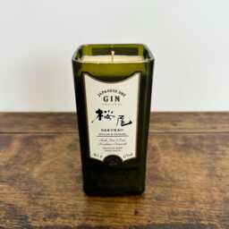 Sakurao Gin Bottle Candle - Lemongrass & Ginger Soy Wax 90 Hour Burn Time - thumbnail 2