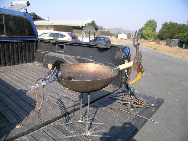 Metal Yard Art Bird Wok For Planter Or Feeder Even A Beer Cooler Just Add & Ice