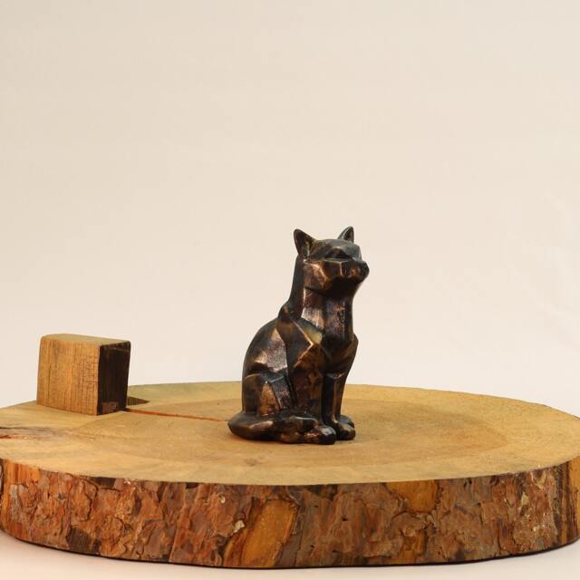 Cubic Cat Statue - Minimalist Animal Art Shelf Decor - image 1