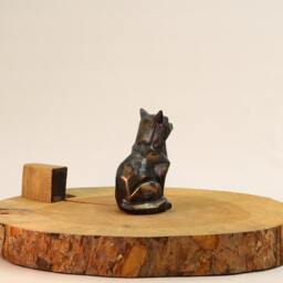 Cubic Cat Statue - Minimalist Animal Art Shelf Decor - thumbnail 3