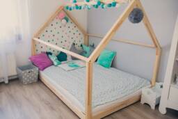 Children's Bed, Montessori House Bed 120 X 200 cm Natural Wood - thumbnail 1