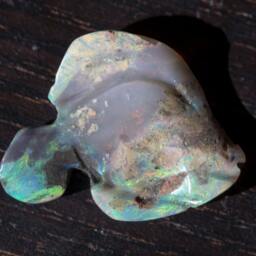 Opal Green Pink Flashing Fire Fish Carving - 4.28 Cts - thumbnail 3