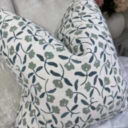Floral Blue Green Cushion Cover, Sofa Bed Throw Pillow Double Sided Home Decor - Farmhouse Countryside Scallop - thumbnail 3