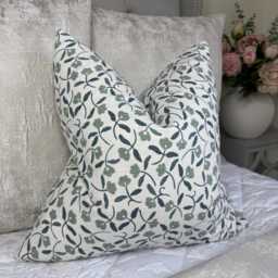Floral Blue Green Cushion Cover, Sofa Bed Throw Pillow Double Sided Home Decor - Farmhouse Countryside Scallop - thumbnail 1