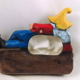 Hand-Painted Ceramic Garden Gnome Welcome Sign - Lawn Decor - 8.5 Inch - thumbnail 2