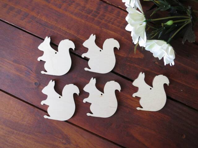 Squirrel Wooden Christmas Ornaments Rustic Woodland Decor, Set Of 5 - image 1