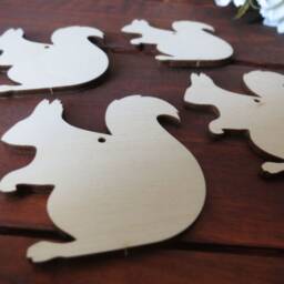 Squirrel Wooden Christmas Ornaments Rustic Woodland Decor, Set Of 5 - thumbnail 2