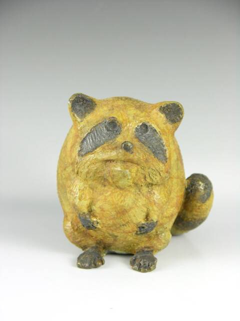 Bronze Raccoon Figurine - Collectible Animal Sculpture, Yolk Art - image 1