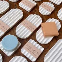 Oval White Soap Dish - Minimalist Holder For One Bathroom Accessory Zero-Waste Gift Rot-Proof Material - thumbnail 4