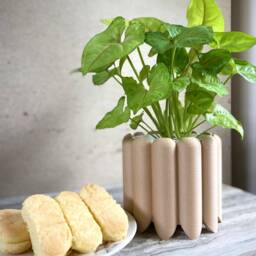 "Wood Mid Century Planter ""Ladyfingers" - thumbnail 2