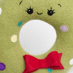Christmas Cushion - Wreath Plush Caro & Zolie Decoration - thumbnail 3