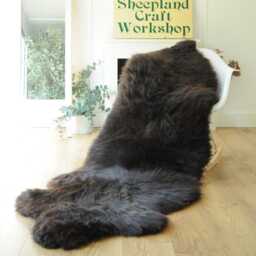 "100% British Rare Breed Double Sheepskin Rug in Undyed ""Cafe Noir" - thumbnail 2