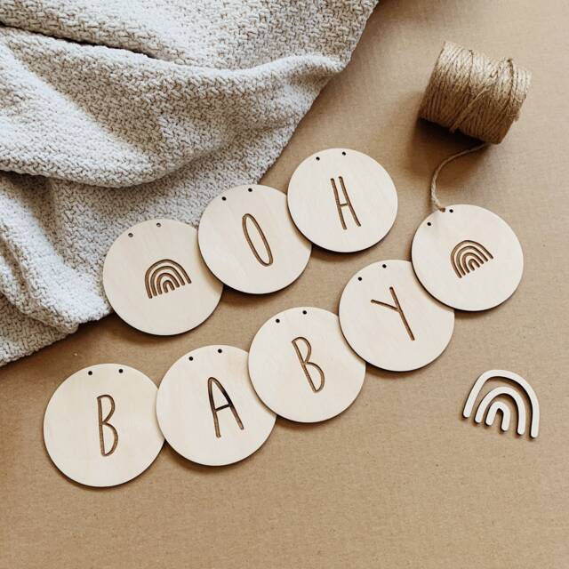 Name Garland, Holz Girlande, Girlande Mit Namen, Namensgirlande Aus Holzscheiben Graviert, Engraved Name Regenbogen - image 1