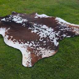 Brown & White Cowhide Rugs-Genuine Tricolor Cowskin-Natural Hair On Hide Area Rug For Living Room-Western Decor-Brazillian - thumbnail 2