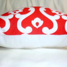 Red & White Accent Pillow Cover - thumbnail 3