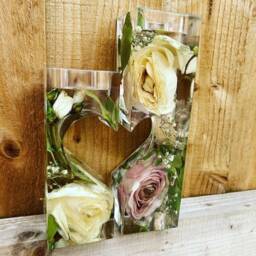 Flower Preservation Tea Light Holder/Wedding Flowers Bouquet Funeral Resin Heart Freestanding Candle - thumbnail 3