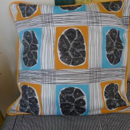Mid Century Modern Cushion Cover, French Bread, Brioche, Hand Printed Cotton Sateen Fabric. Retro Chic, Mint Vintage Fabric - thumbnail 3