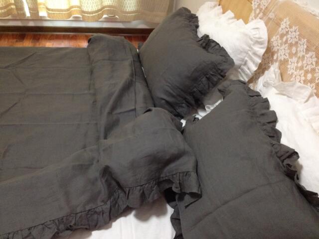 Set Of 3 Linen Duvet Set, Shabby Chic Pre Washed Linen Bedding, Ruffle Cover With 2 Matching Pillowcases in Dark Gray - image 1