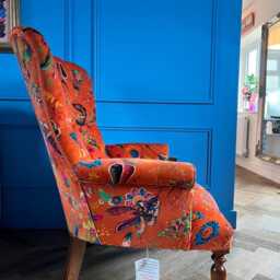 statement Chair in Sophie Robinson X Harlequin Wonderland Velvet - thumbnail 4