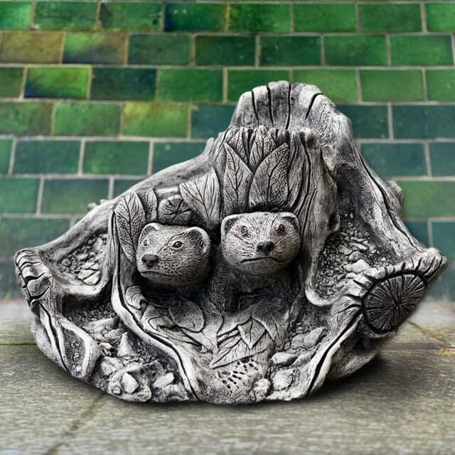 Hedgehog Couple in Burrow Statue Family Figurine Woodland Animal Sculpture Stone Hedgehogs Hole Ornament Forest Decoration - image 1