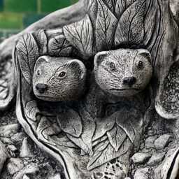 Hedgehog Couple in Burrow Statue Family Figurine Woodland Animal Sculpture Stone Hedgehogs Hole Ornament Forest Decoration - thumbnail 3