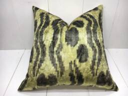 Handwoven Silk Ikat Pillow Cover 20x20, Modern Home Decor - thumbnail 1