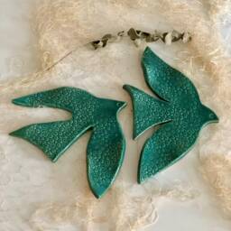 Set Of 3 Emerald Green Flying Swallow, Pottery Birds Wall Decoration With Texture, Staircase Decor, New Home Gift - thumbnail 3