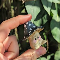 Miniature Clay Grey Mushroom Friend - thumbnail 4